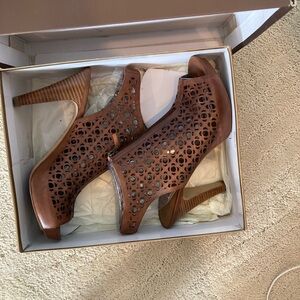 Franco Sarto the artist’s collection- Brown Cutout Heeled Sandals